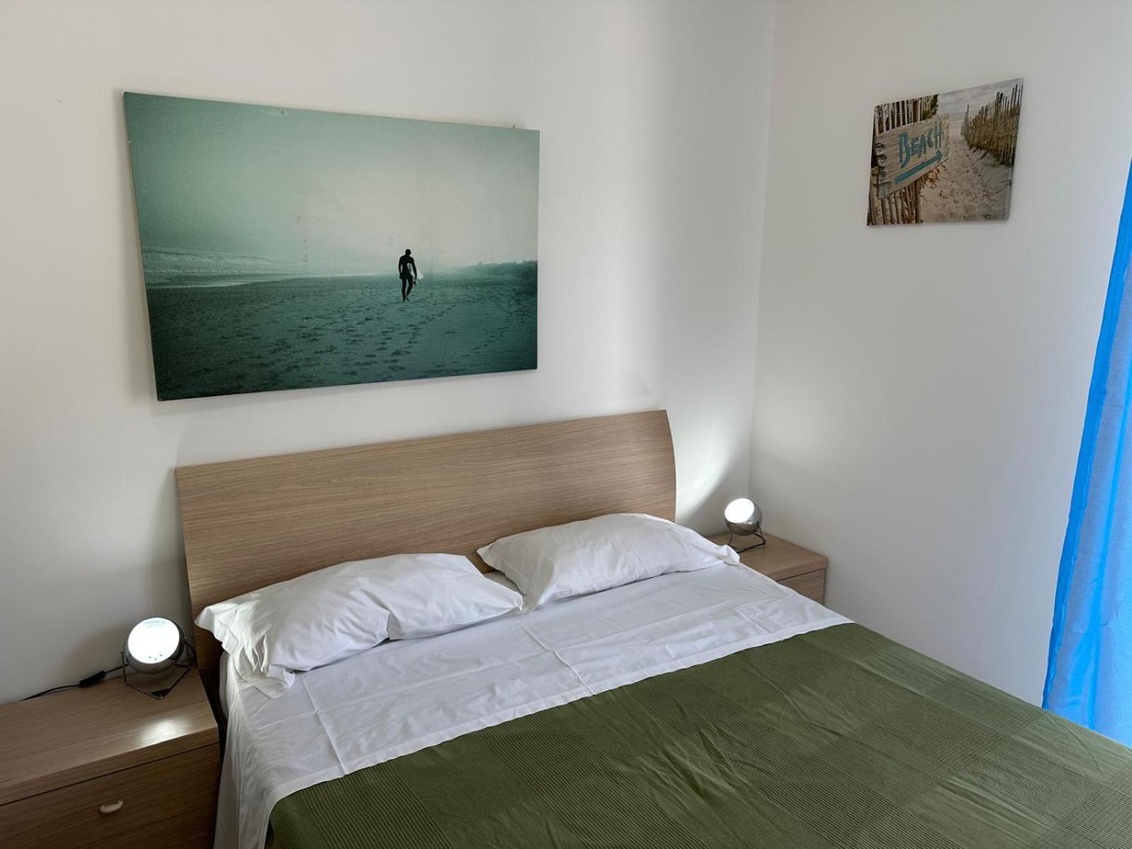 Beach House Holiday Apartments Римини Екстериор снимка